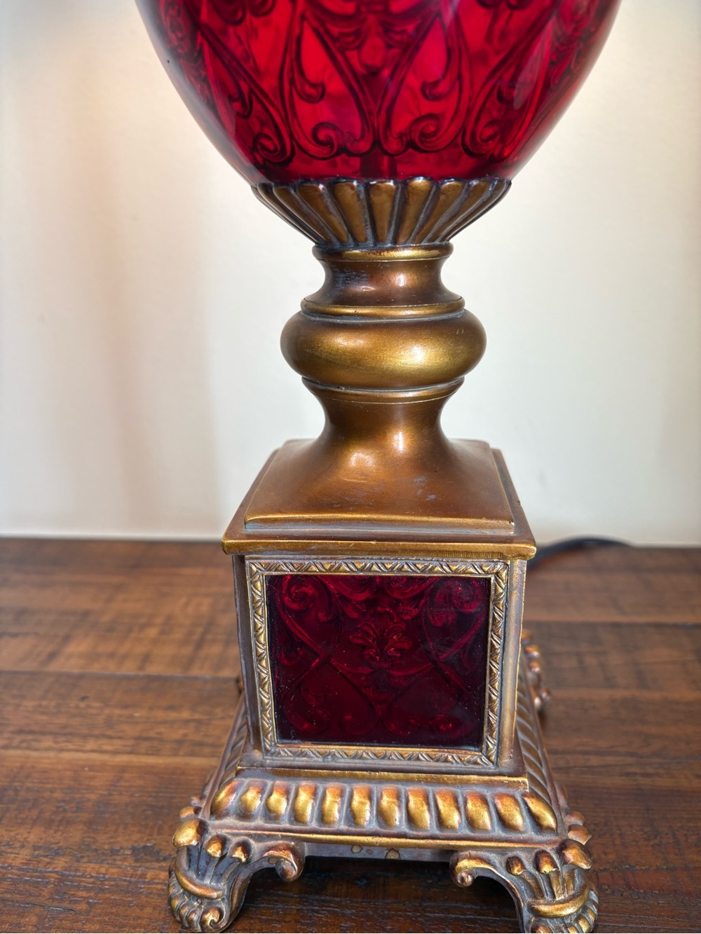 Decorative Red and Gold Table Lamp with Beaded Shade - Picture 9 of 15